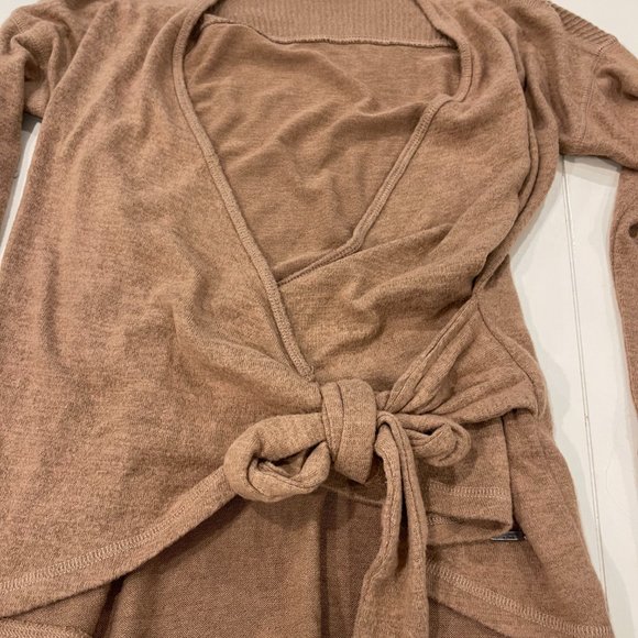 Sz: XS Abercrombie Soft & Cozy Faux Wrap Sweater - Picture 3 of 8